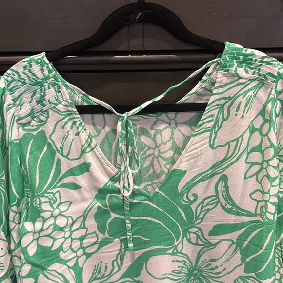 Lilly Pulitzer Blouse! - Picture 5 of 6